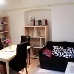 Nattache Studio Apartment Basment